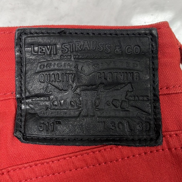 Levi’s straight leg jean. Men’s size 30L 30W pre owned. Worn once - Picture 7 of 10